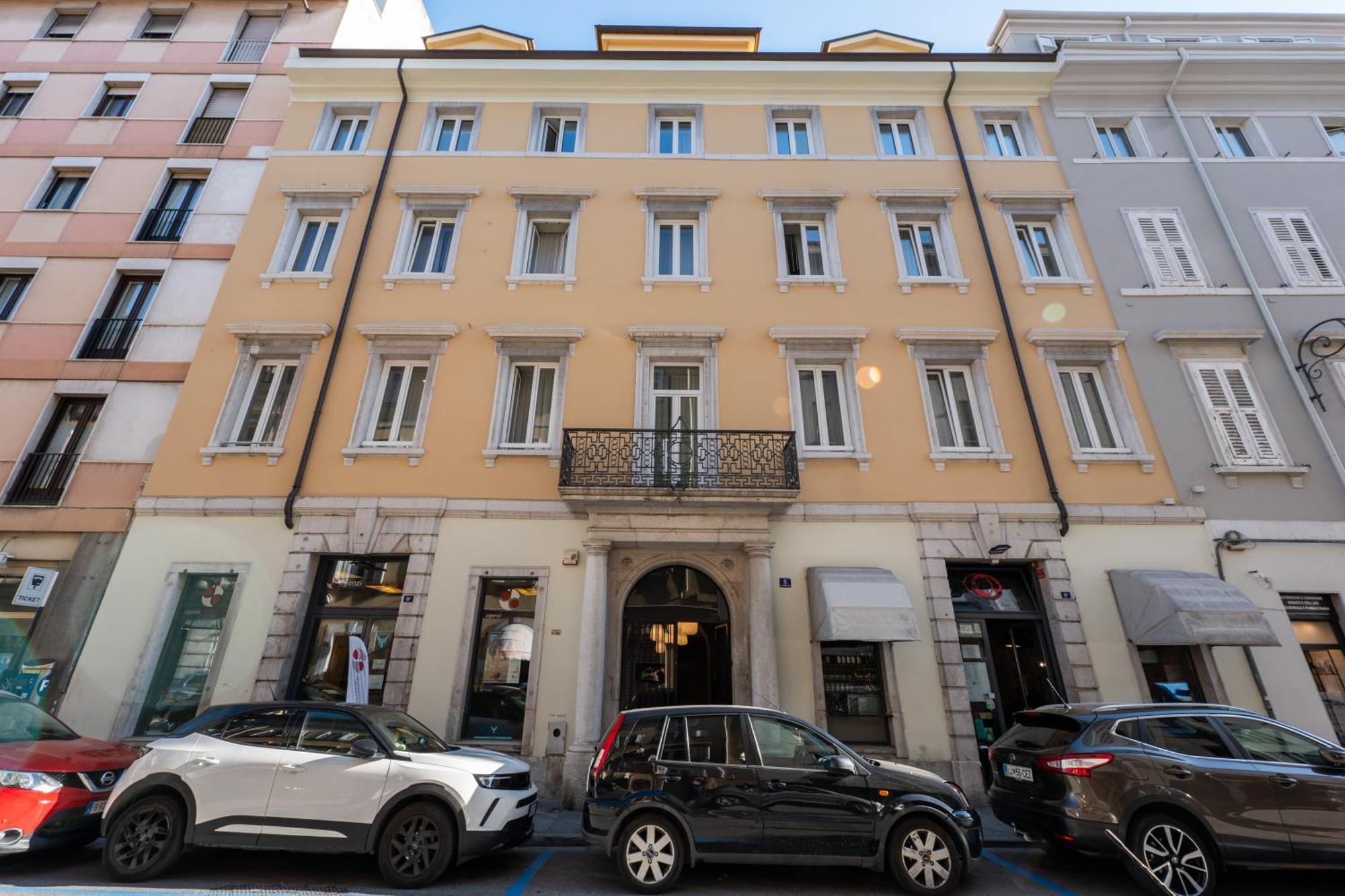 Maria Cristina Boutique Rooms Трієст Екстер'єр фото